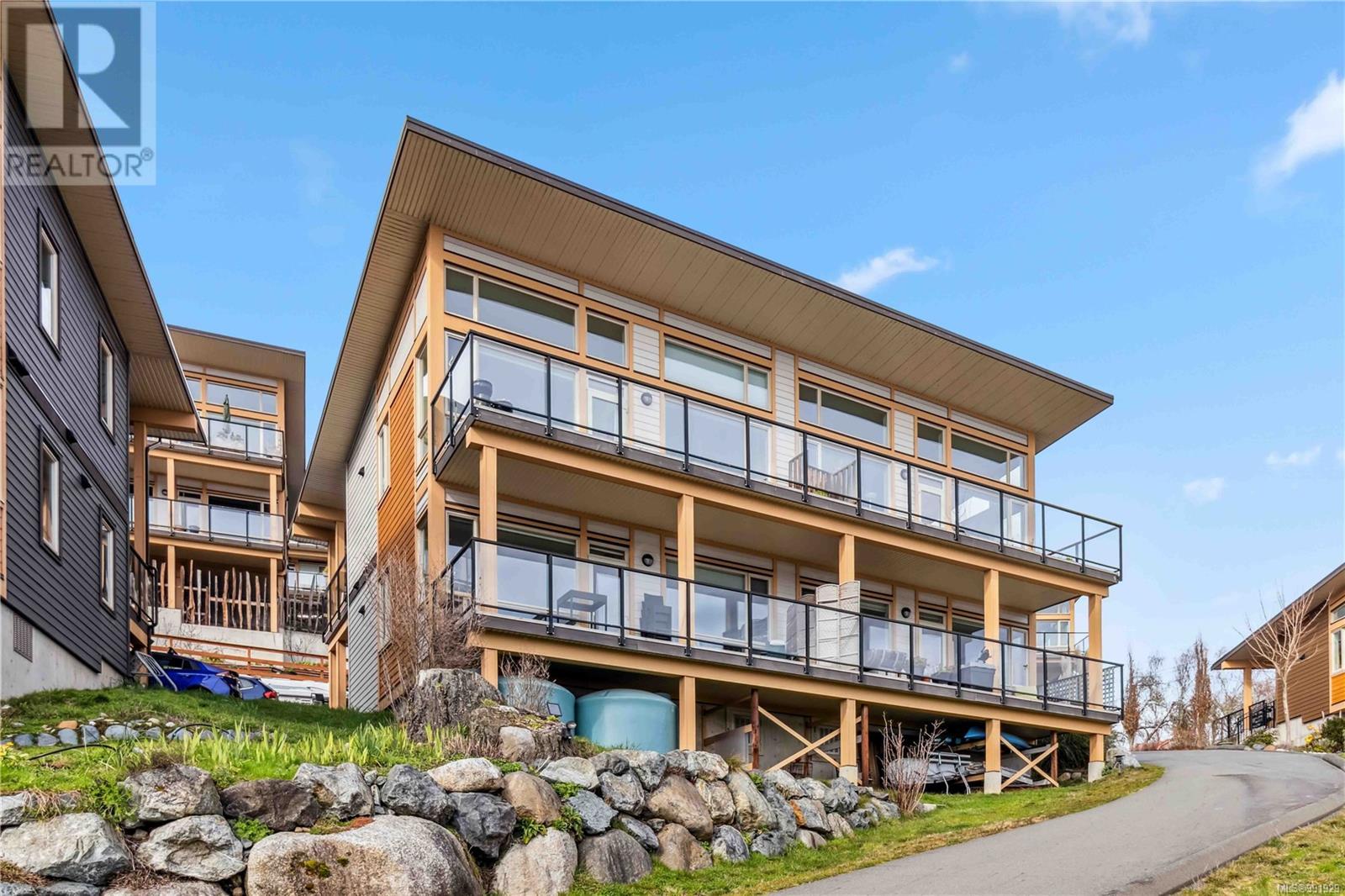 Photo 30 of 101 6671 Horne Rd, Sooke BC