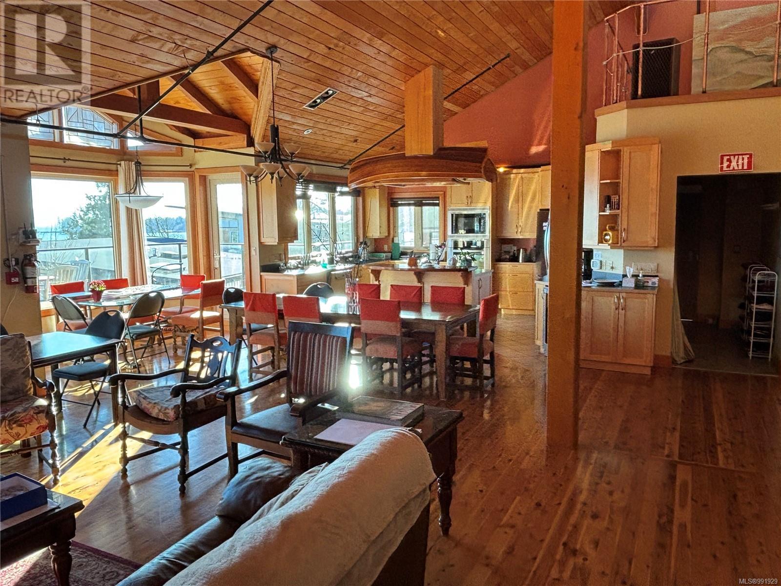 Photo 38 of 101 6671 Horne Rd, Sooke BC