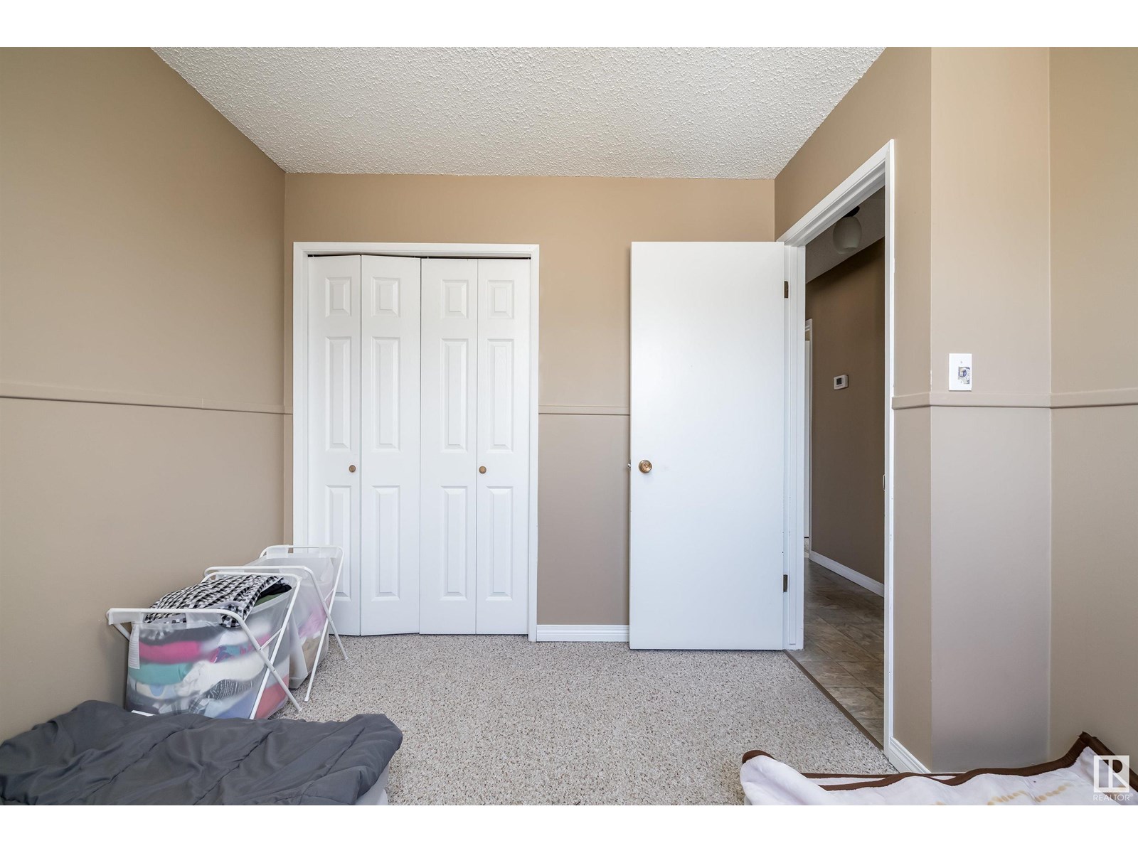 Photo 21 of 3620 42 A Ave Nw, Edmonton AB
