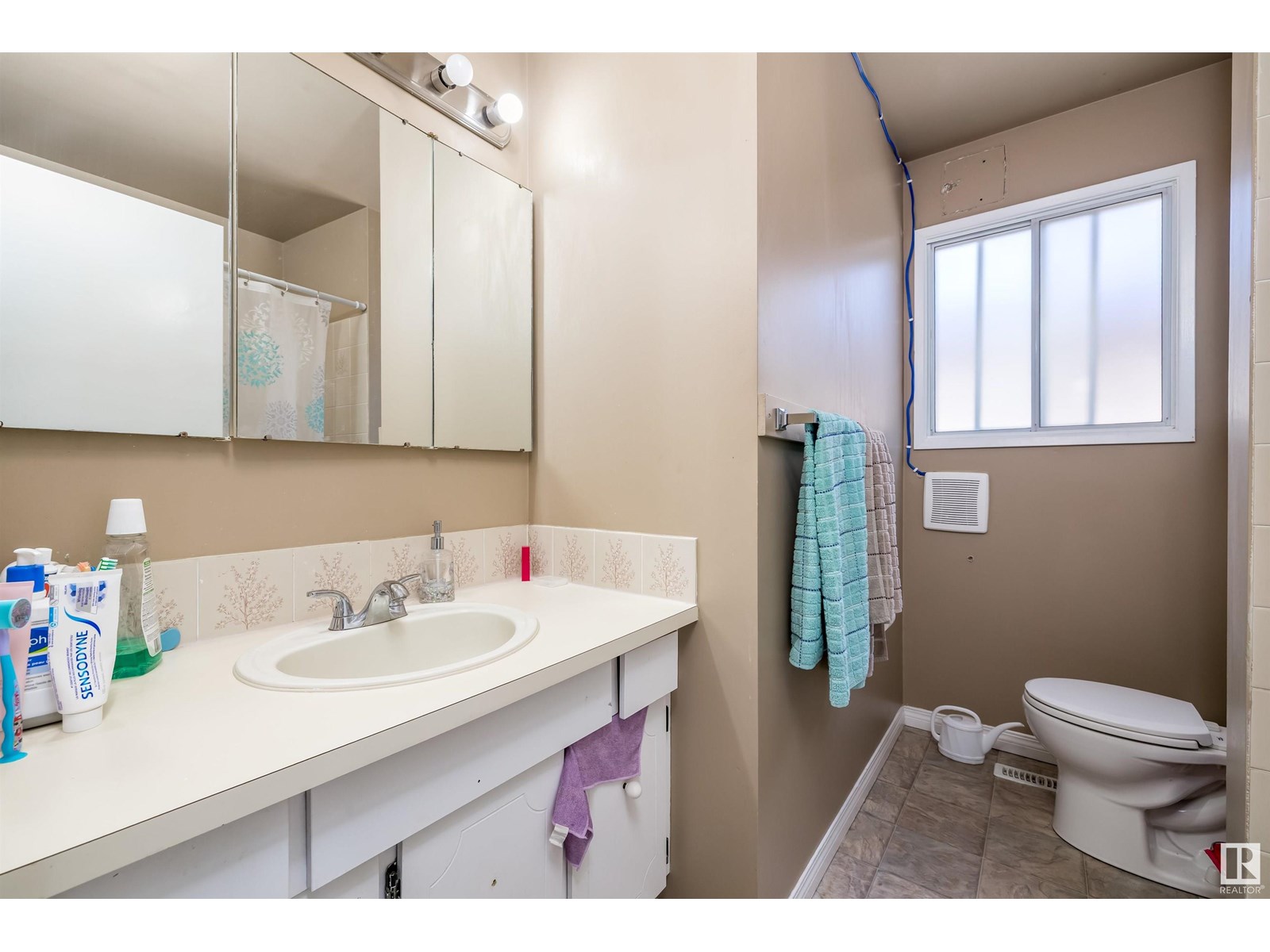 Photo 22 of 3620 42 A Ave Nw, Edmonton AB