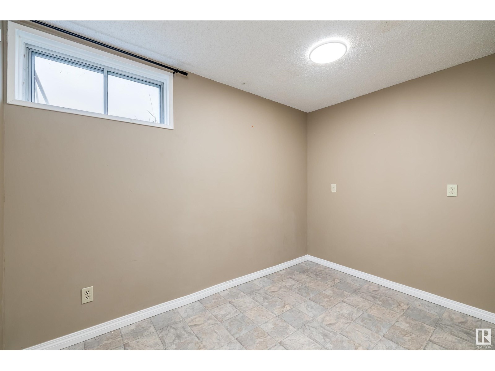 Photo 33 of 3620 42 A Ave Nw, Edmonton AB