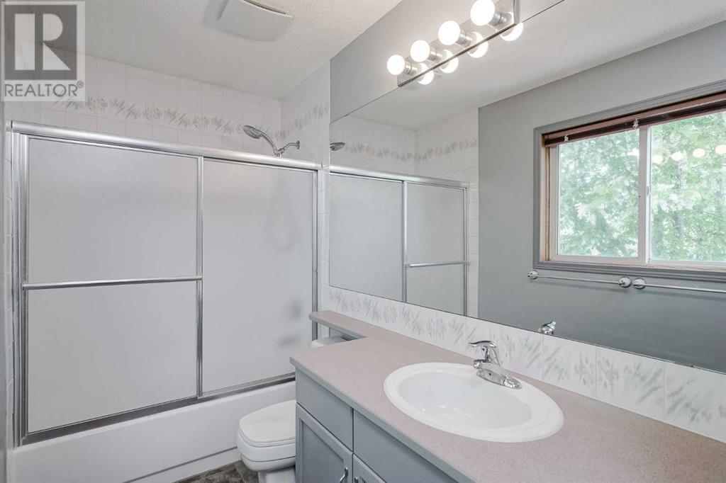 26 Mt Cornwall Circle SE, Calgary, Alberta