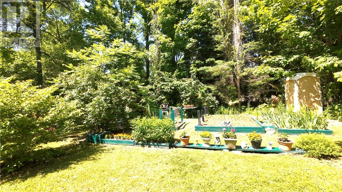 311 #17 Crosshill Rd. - 22