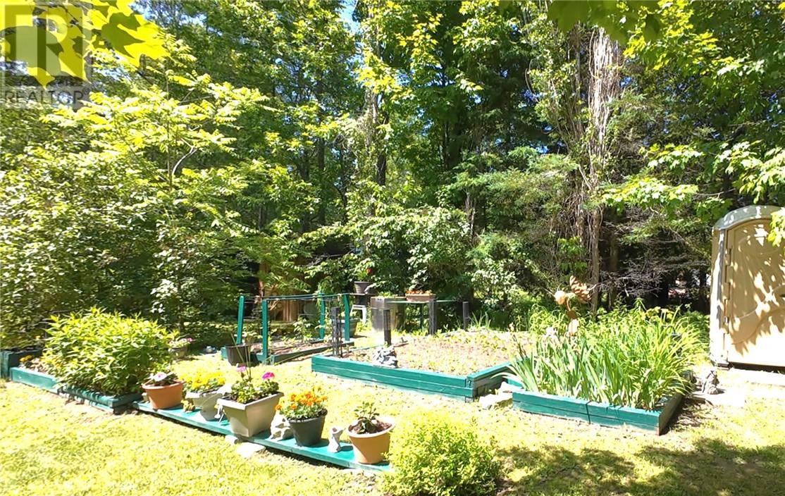 311 #17 Crosshill Rd. - 24