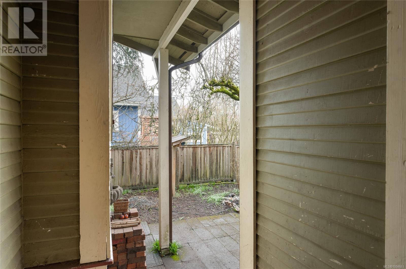 Photo 18 of 725 Comox Rd, Nanaimo BC
