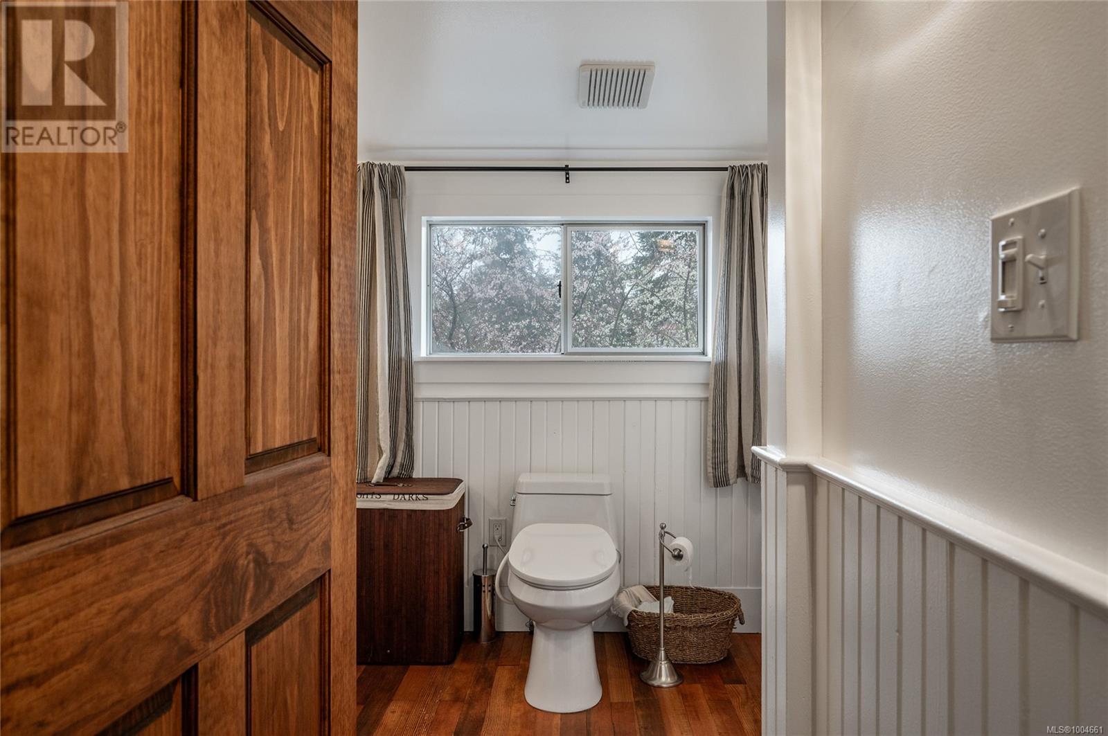 Photo 31 of 725 Comox Rd, Nanaimo BC