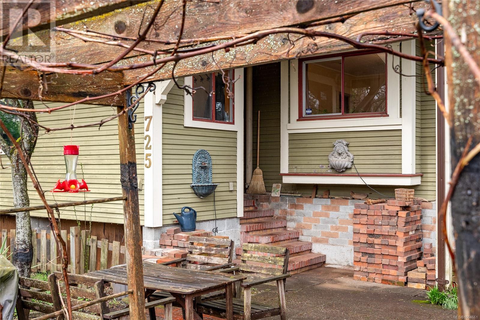 Photo 37 of 725 Comox Rd, Nanaimo BC