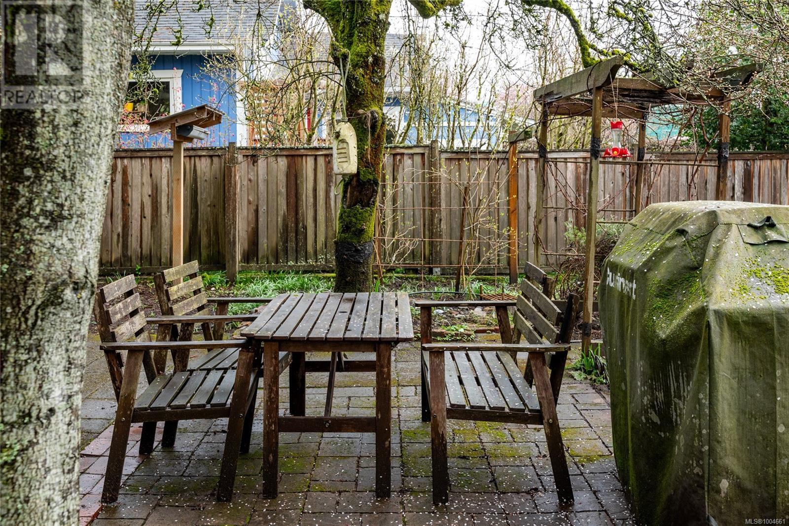 Photo 39 of 725 Comox Rd, Nanaimo BC