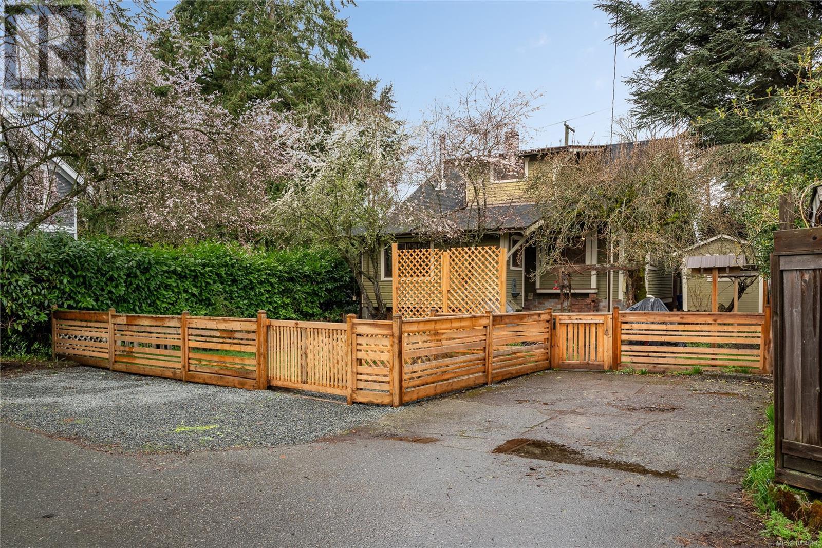 Photo 41 of 725 Comox Rd, Nanaimo BC