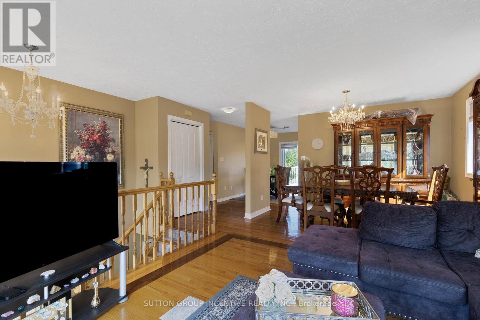 Photo 38 of 635 Wayne Crescent, Midland ON