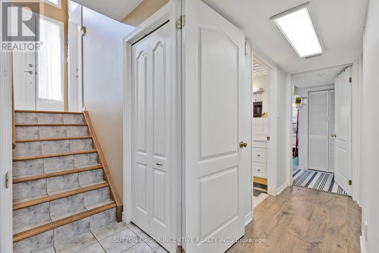 Photo 11 of 635 Wayne Crescent, Midland ON
