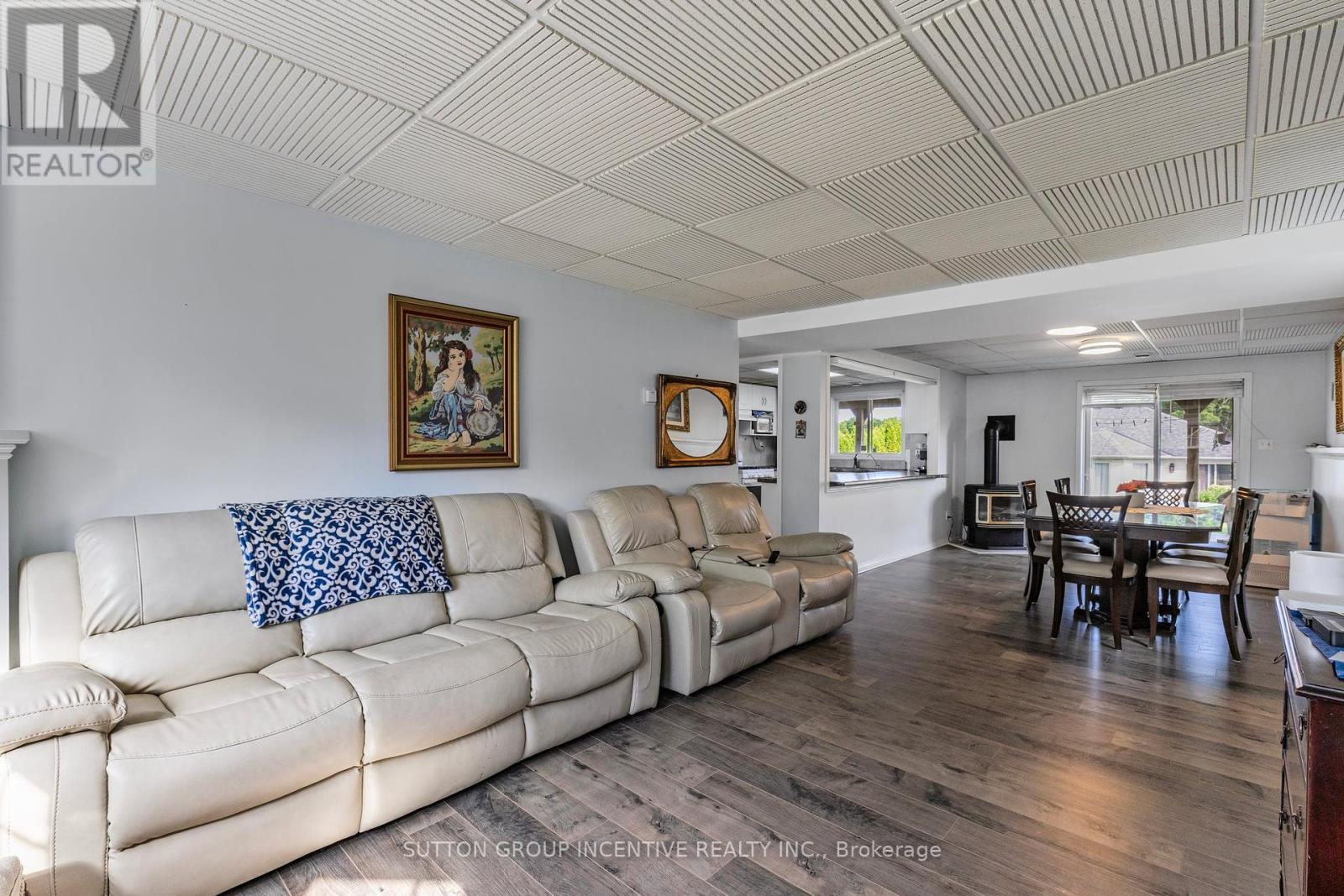 Photo 36 of 635 Wayne Crescent, Midland ON