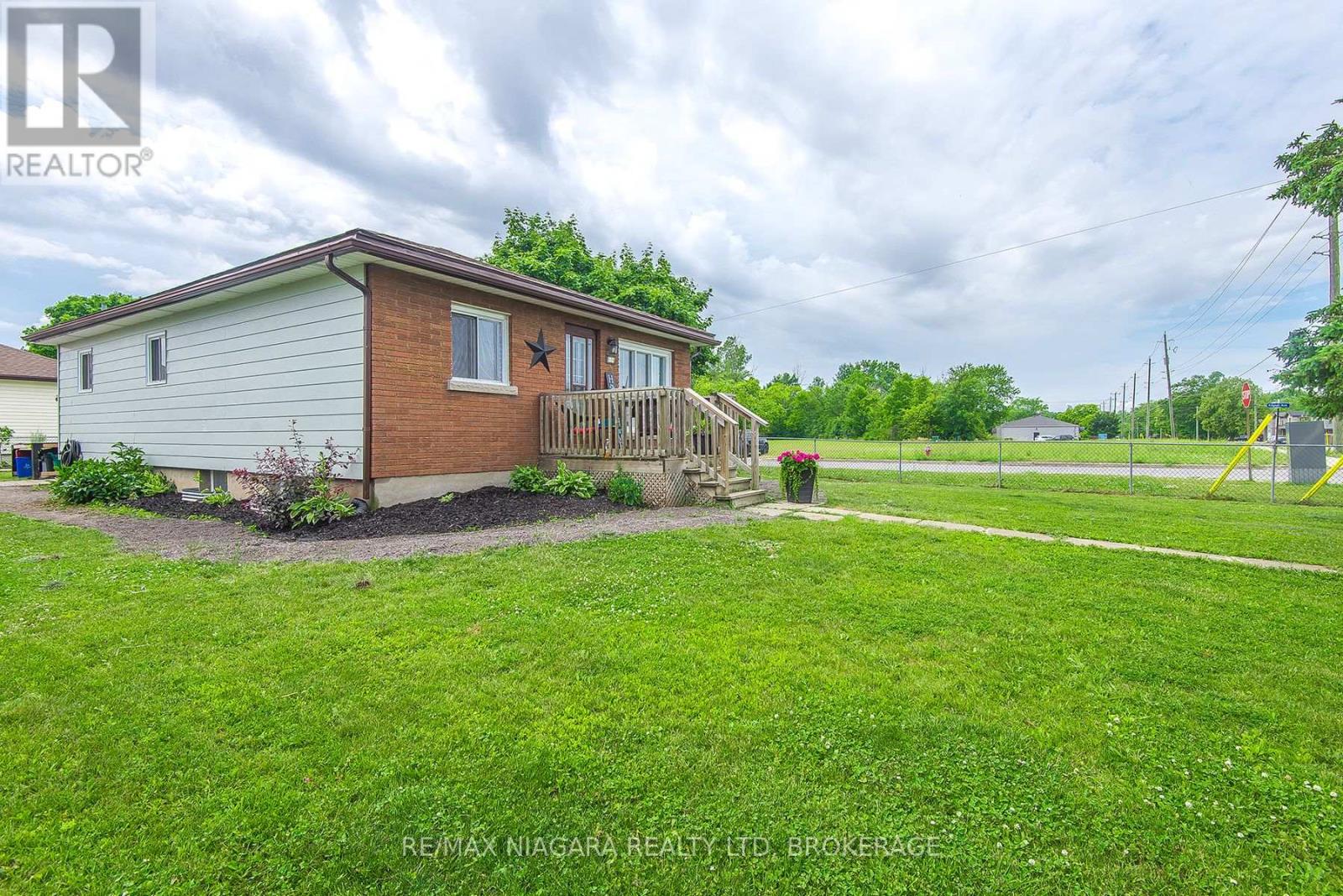 Photo 31 of 574 Broadway Street, Welland ON