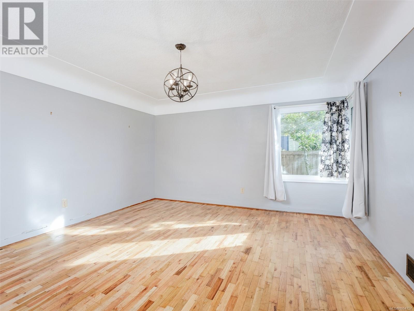 Photo 11 of 406 Beach Dr, Oak Bay BC
