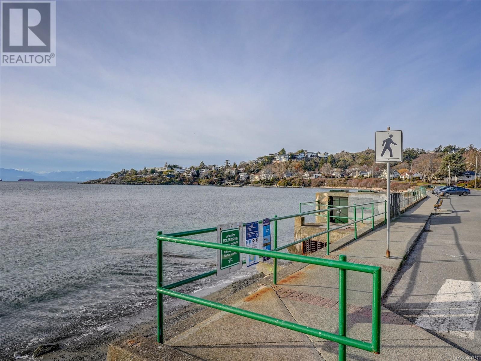 Photo 20 of 406 Beach Dr, Oak Bay BC