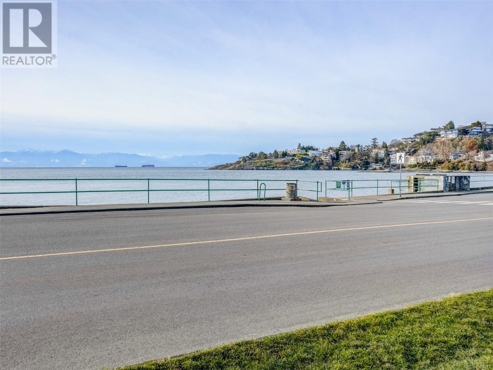 Photo 24 of 406 Beach Dr, Oak Bay BC