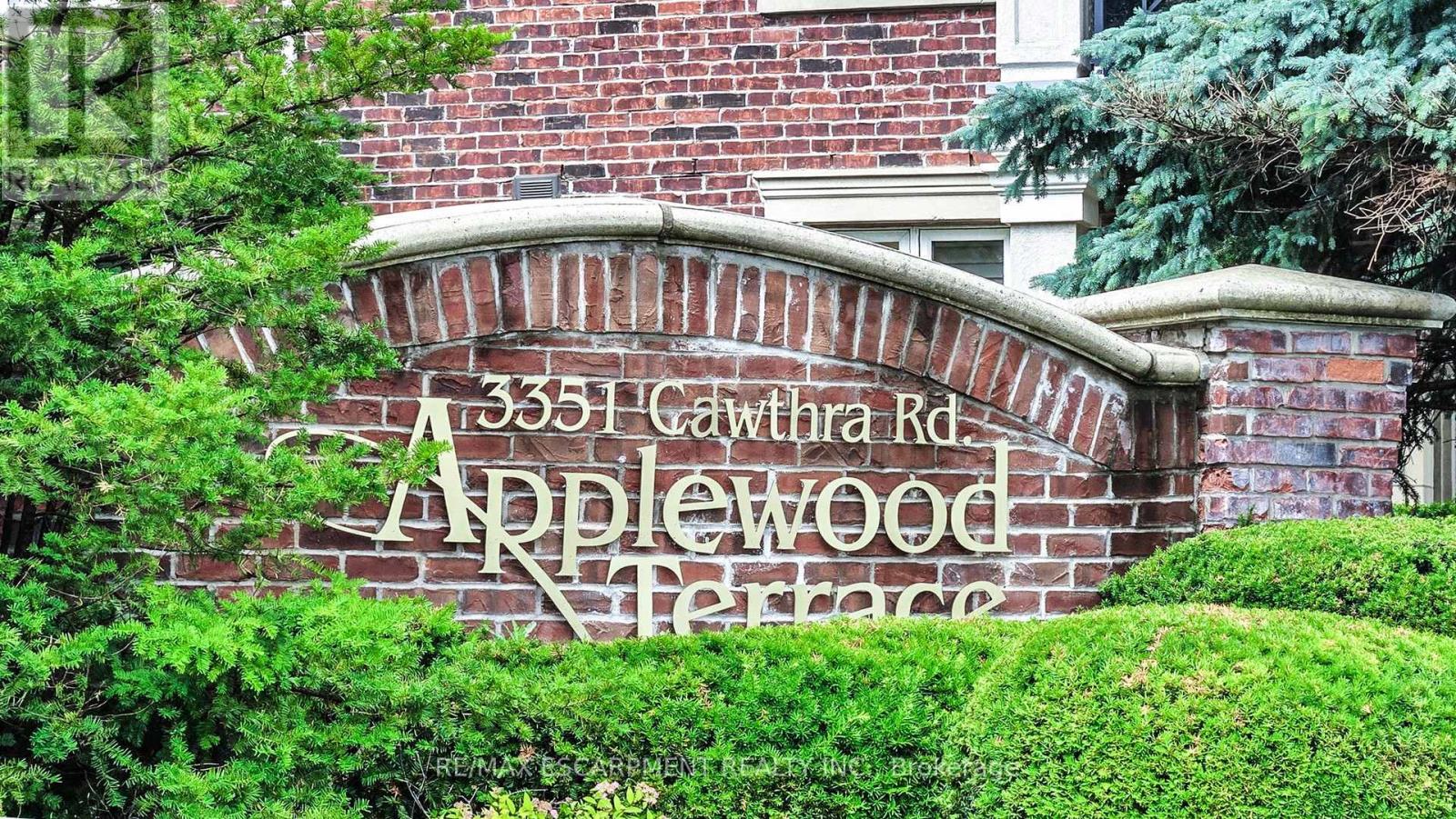 Photo 1 of 218 3351 Cawthra Road, Mississauga ON