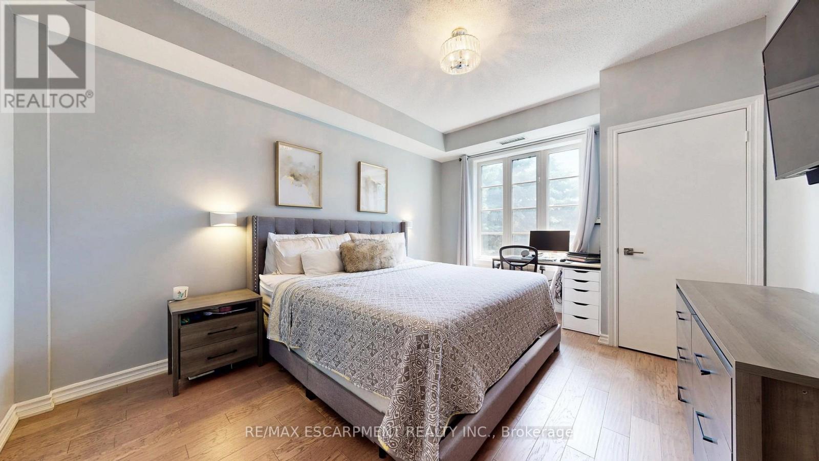 Photo 15 of 218 3351 Cawthra Road, Mississauga ON