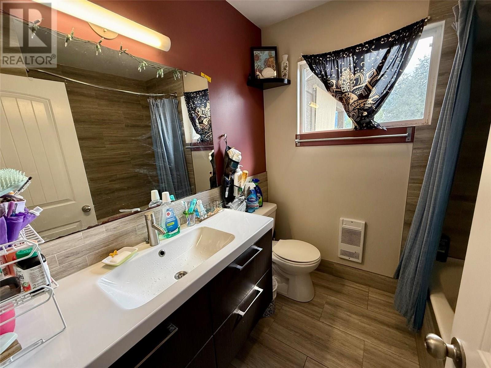 714 12TH Street, Castlegar