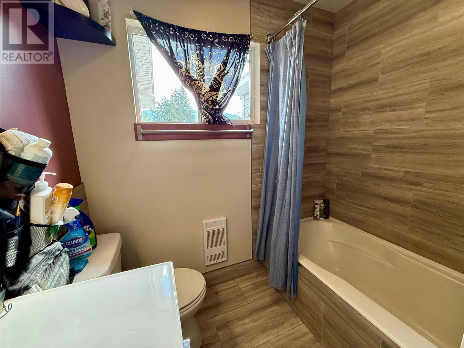 714 12TH Street, Castlegar