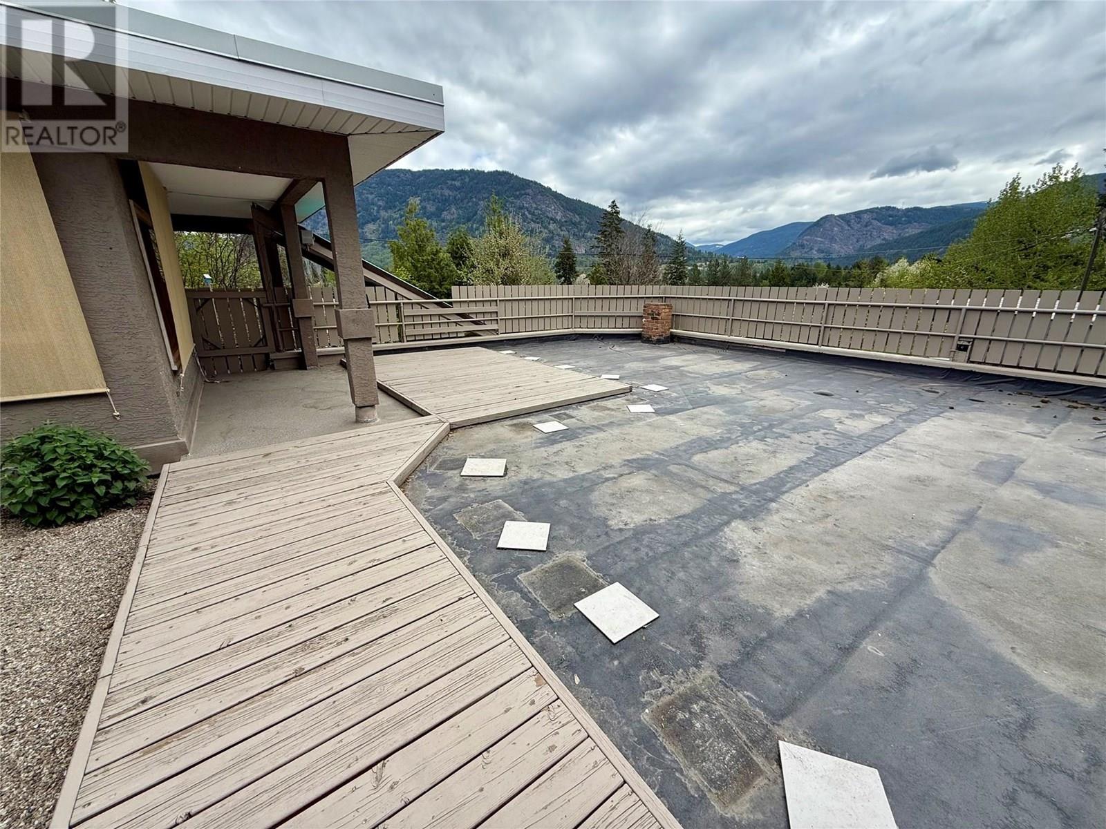 714 12TH Street, Castlegar