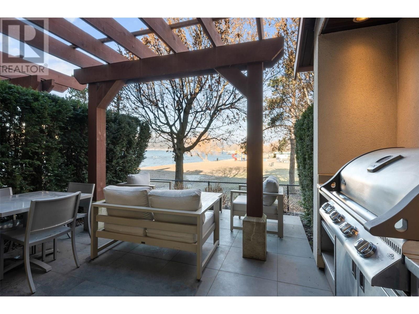 18 3756 Lakeshore Road, Kelowna