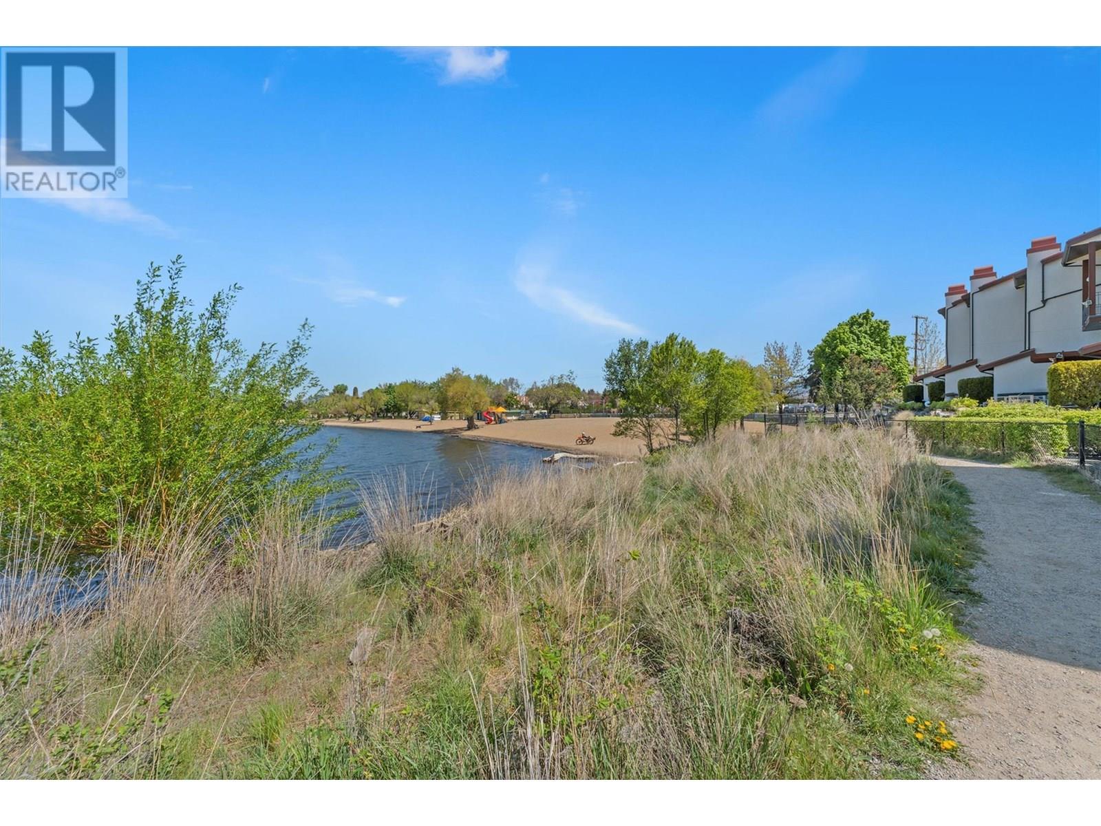 18 3756 Lakeshore Road, Kelowna