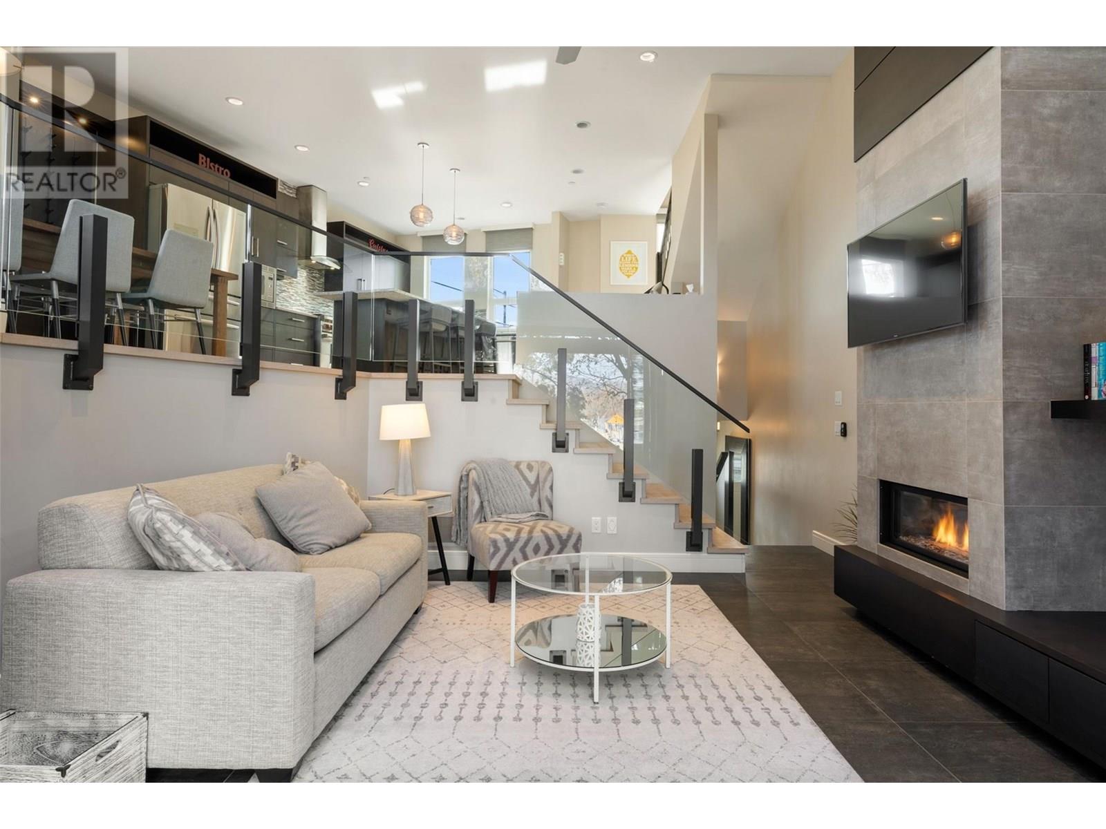 18 3756 Lakeshore Road, Kelowna