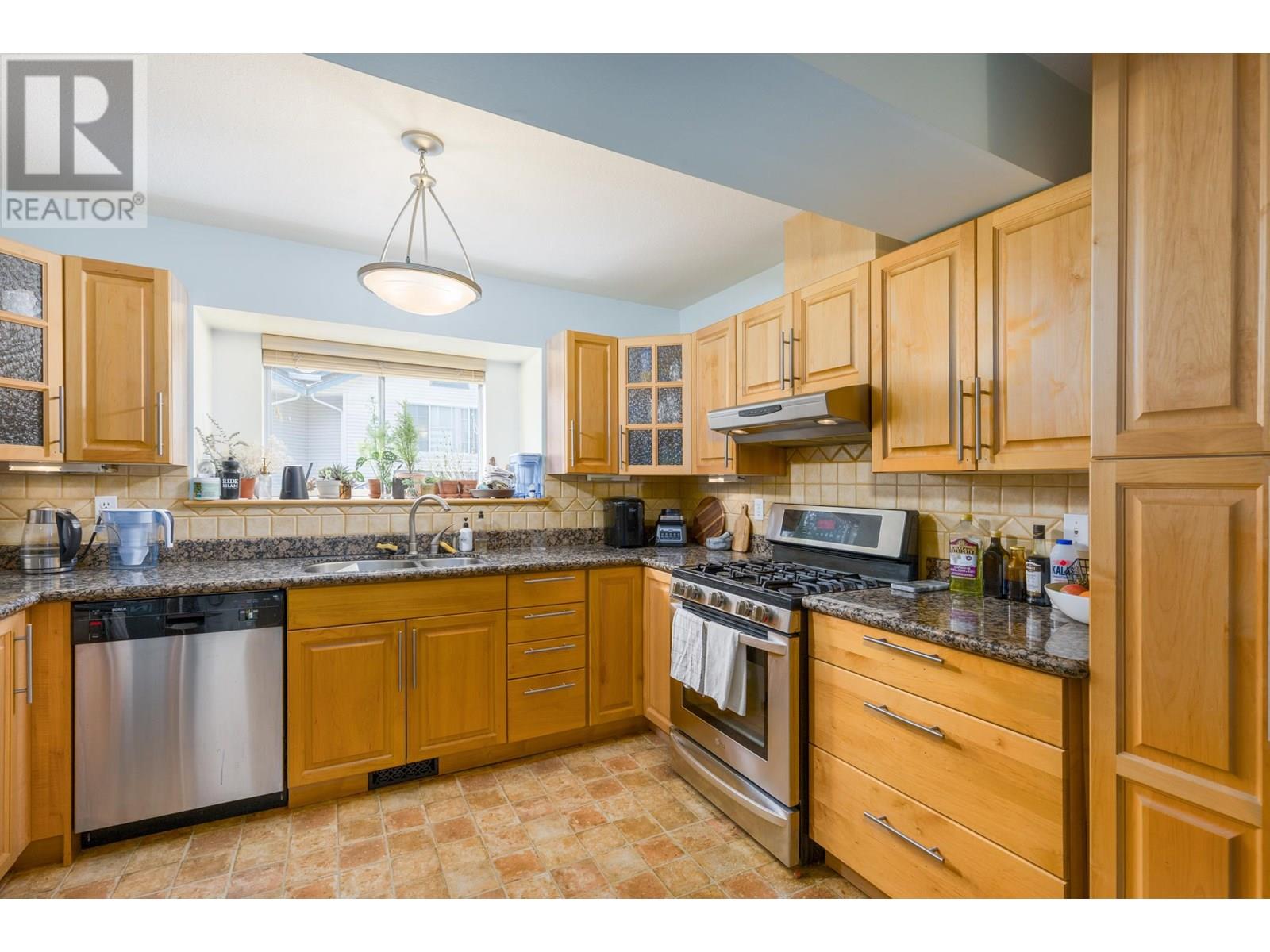 10 19252 119TH AVENUE, Pitt Meadows real estate listing R3019931