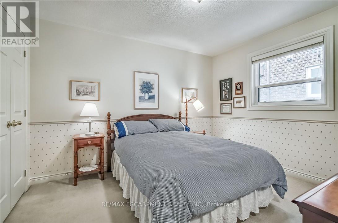 Photo 26 of 21 Riviera Ridge, Hamilton ON