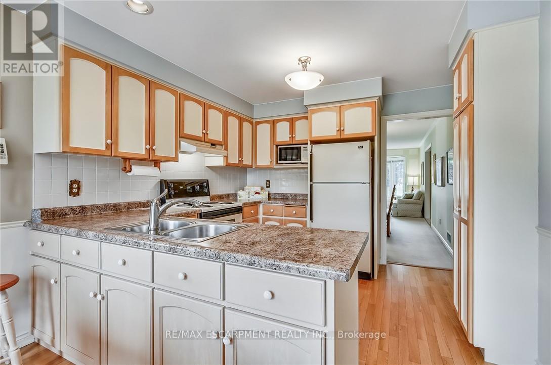 Photo 39 of 21 Riviera Ridge, Hamilton ON