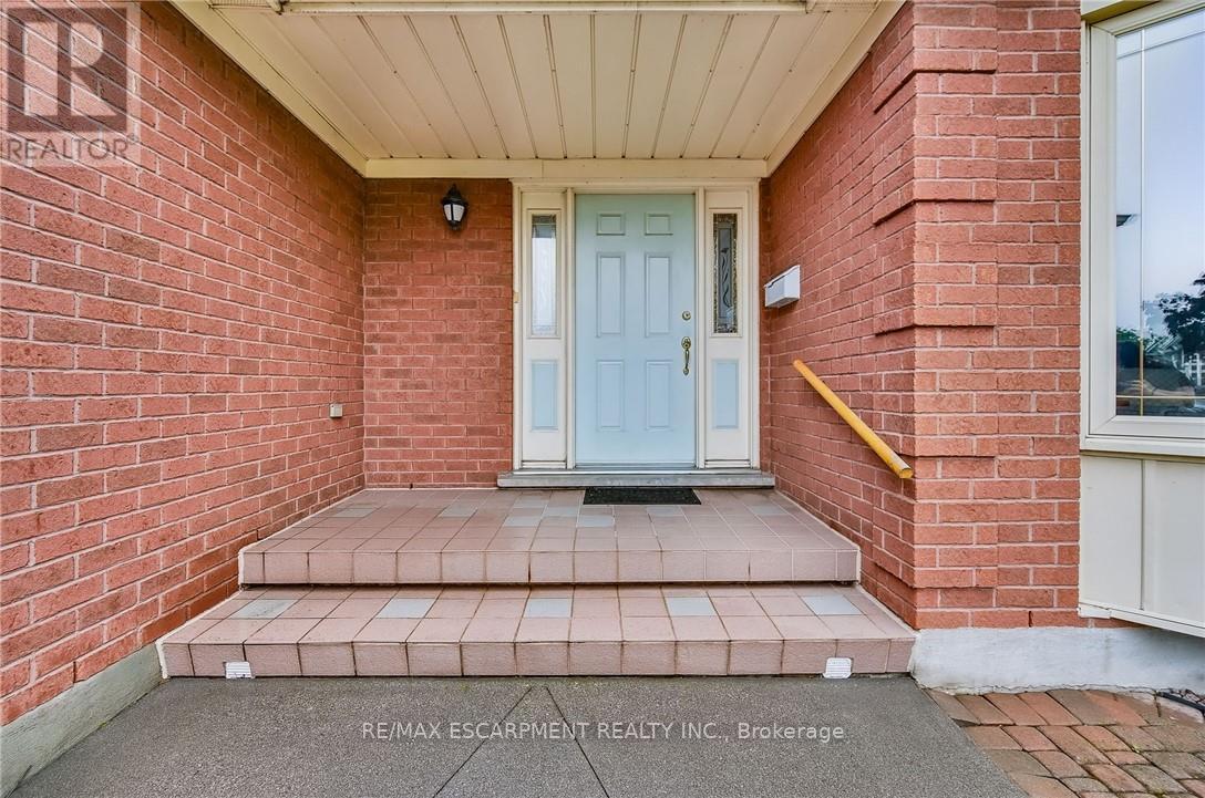 Photo 40 of 21 Riviera Ridge, Hamilton ON