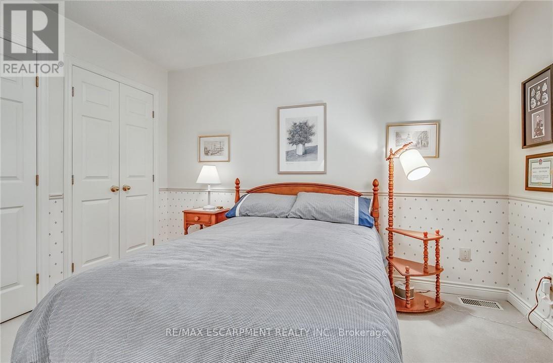 Photo 31 of 21 Riviera Ridge, Hamilton ON