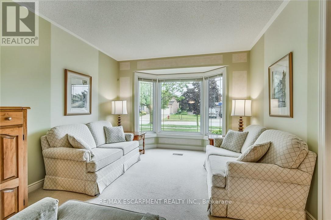 Photo 7 of 21 Riviera Ridge, Hamilton ON