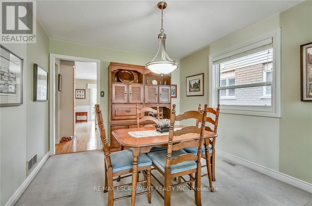 Photo 2 of 21 Riviera Ridge, Hamilton ON