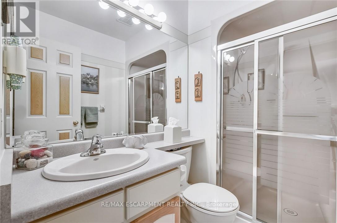 Photo 33 of 21 Riviera Ridge, Hamilton ON