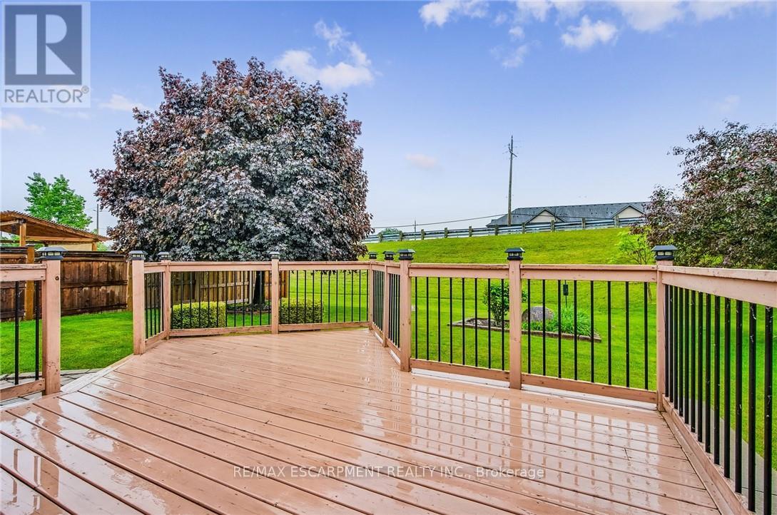 Photo 10 of 21 Riviera Ridge, Hamilton ON