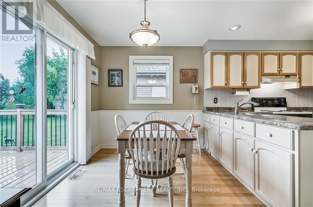 Photo 38 of 21 Riviera Ridge, Hamilton ON