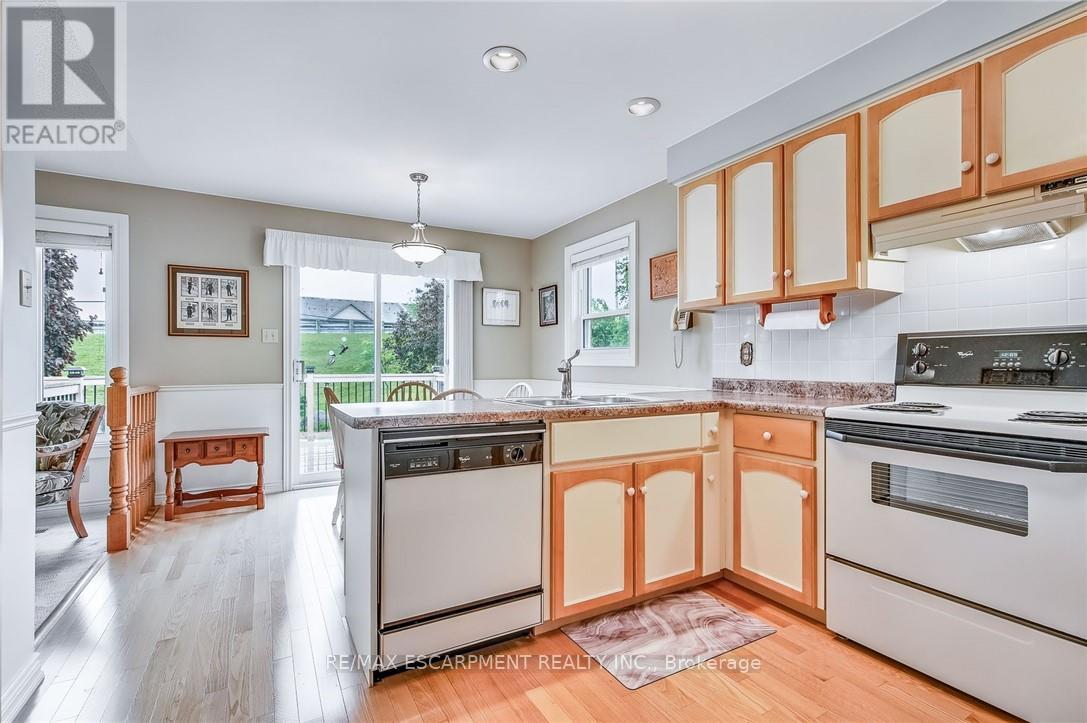 Photo 18 of 21 Riviera Ridge, Hamilton ON