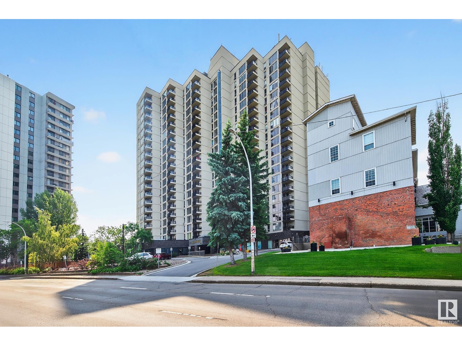 Photo 19 of 903 10149 Saskatchewan Dr Nw, Edmonton AB