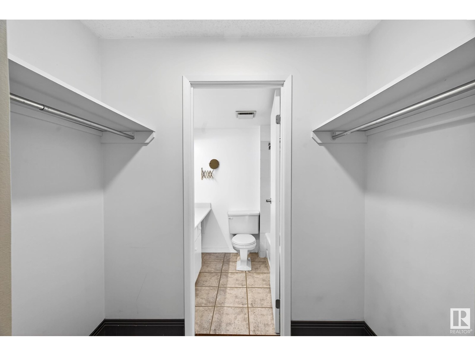 Photo 20 of 903 10149 Saskatchewan Dr Nw, Edmonton AB