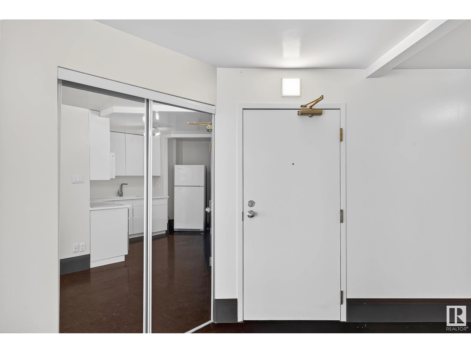 Photo 12 of 903 10149 Saskatchewan Dr Nw, Edmonton AB