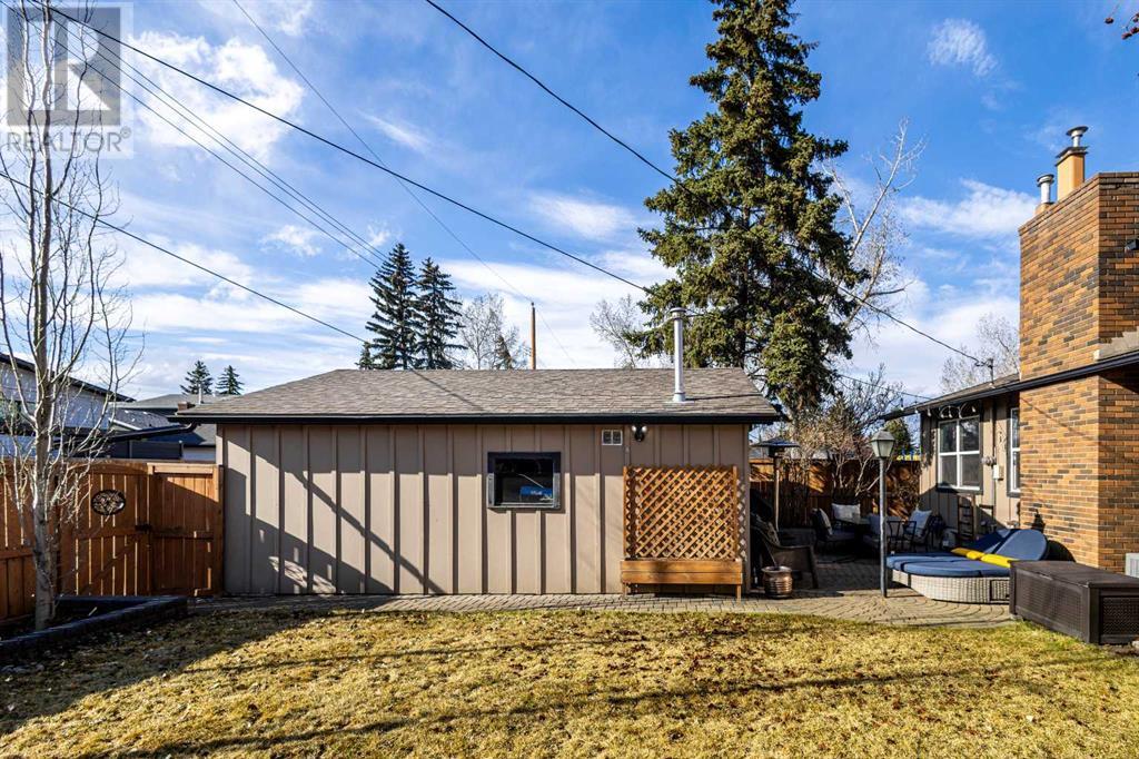 Single Family House 4 Level for Sale in  Lake Rosen Crescent SE Lake Bonavista Calgary 