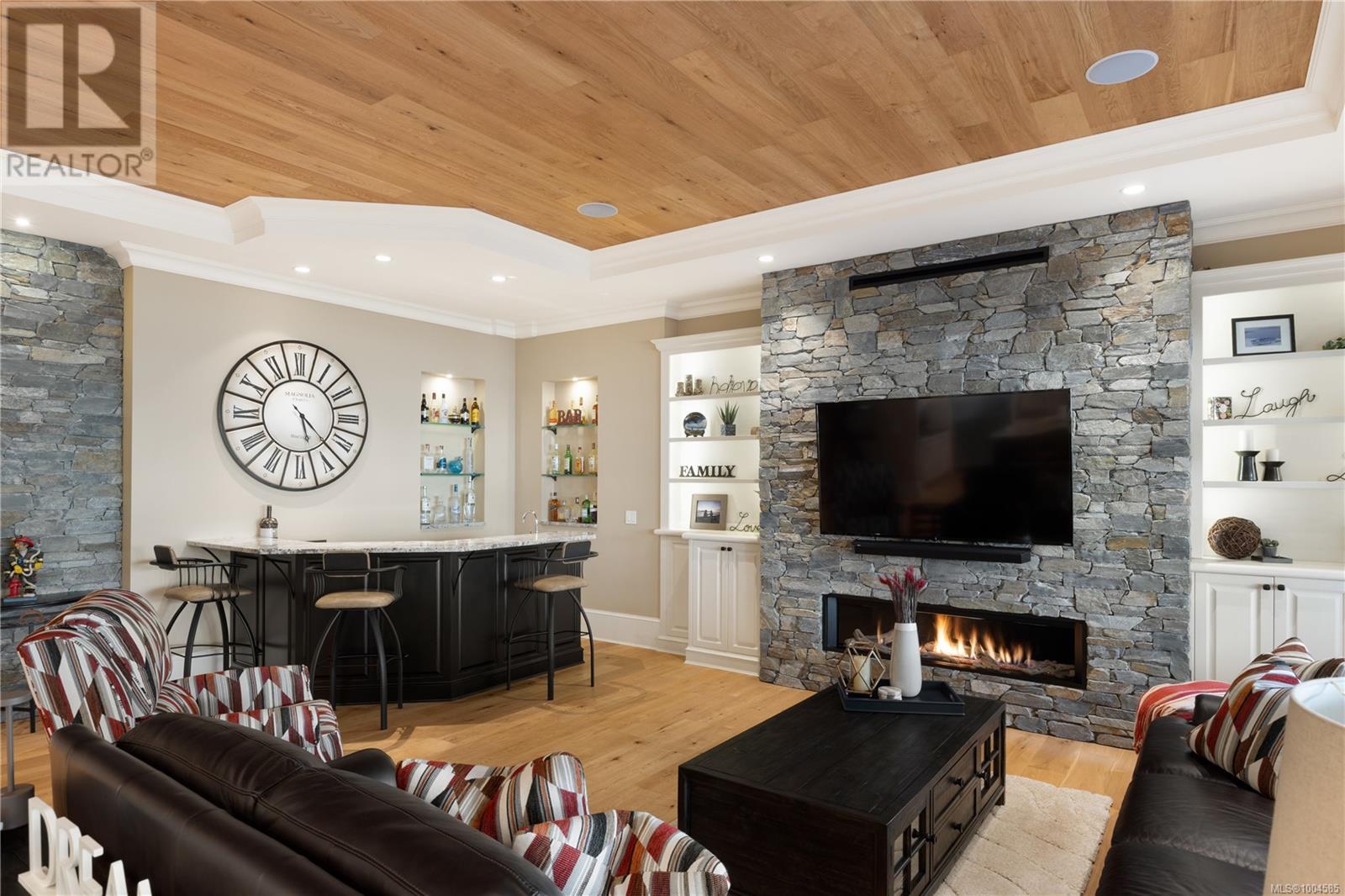  5191 Santa Clara Avenue, Saanich