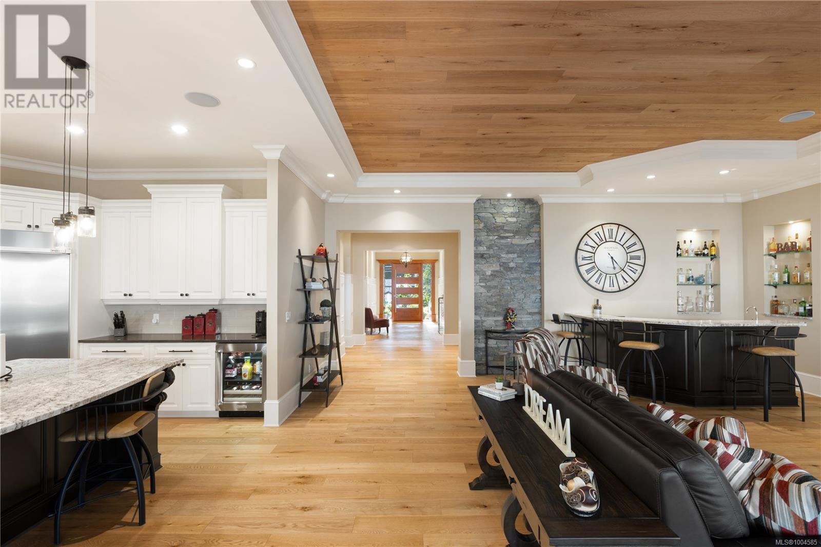  5191 Santa Clara Avenue, Saanich