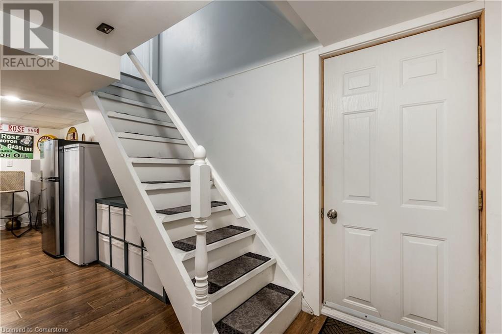 Photo 31 of 75 Mcelroy Road E, Hamilton ON