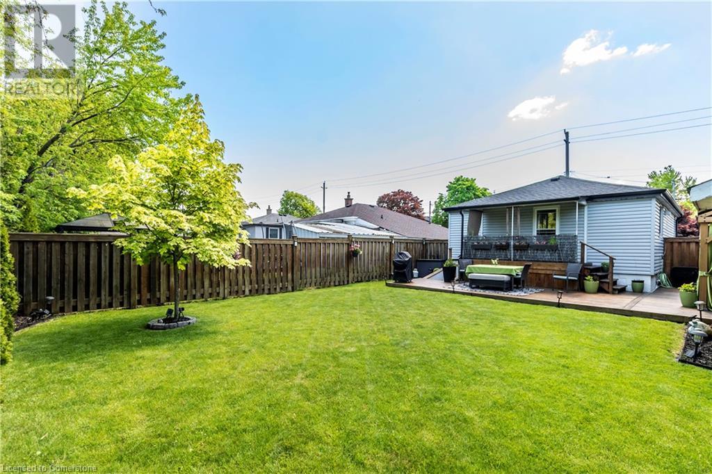 Photo 12 of 75 Mcelroy Road E, Hamilton ON
