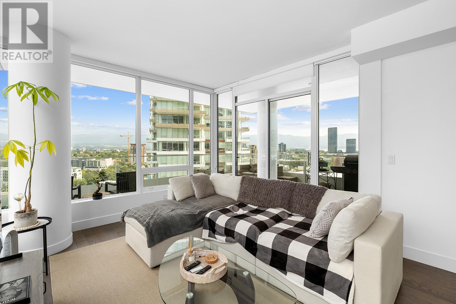 1402 1181 Sunset Drive, Kelowna