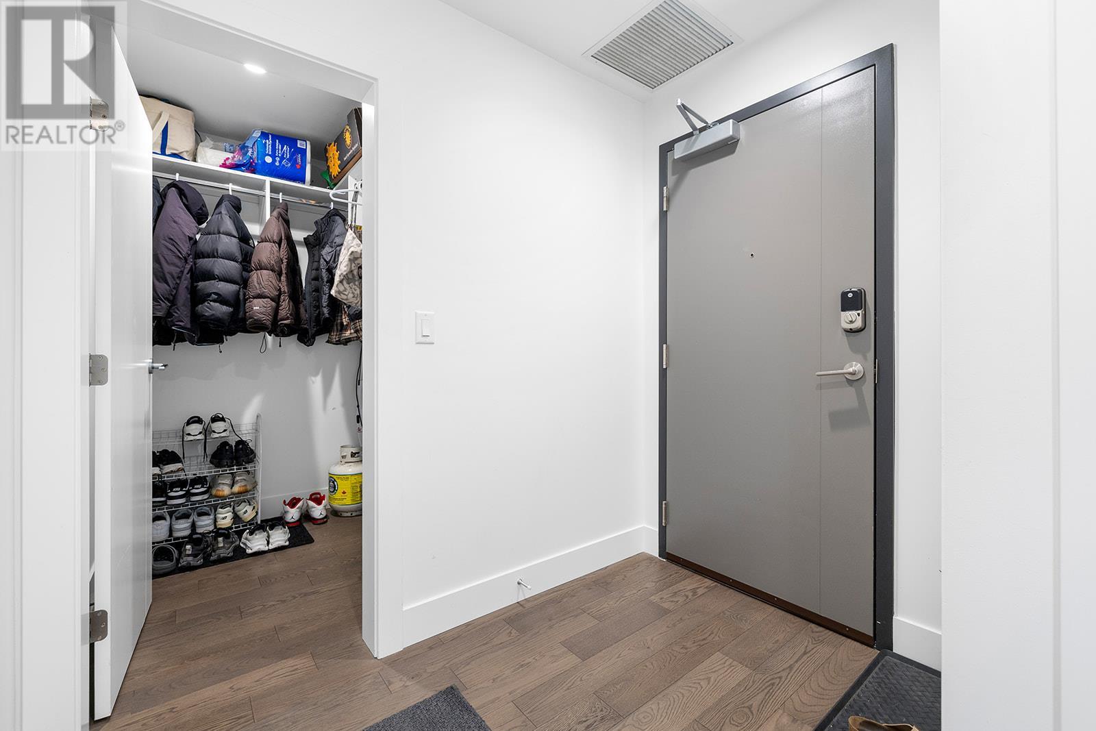 1402 1181 Sunset Drive, Kelowna