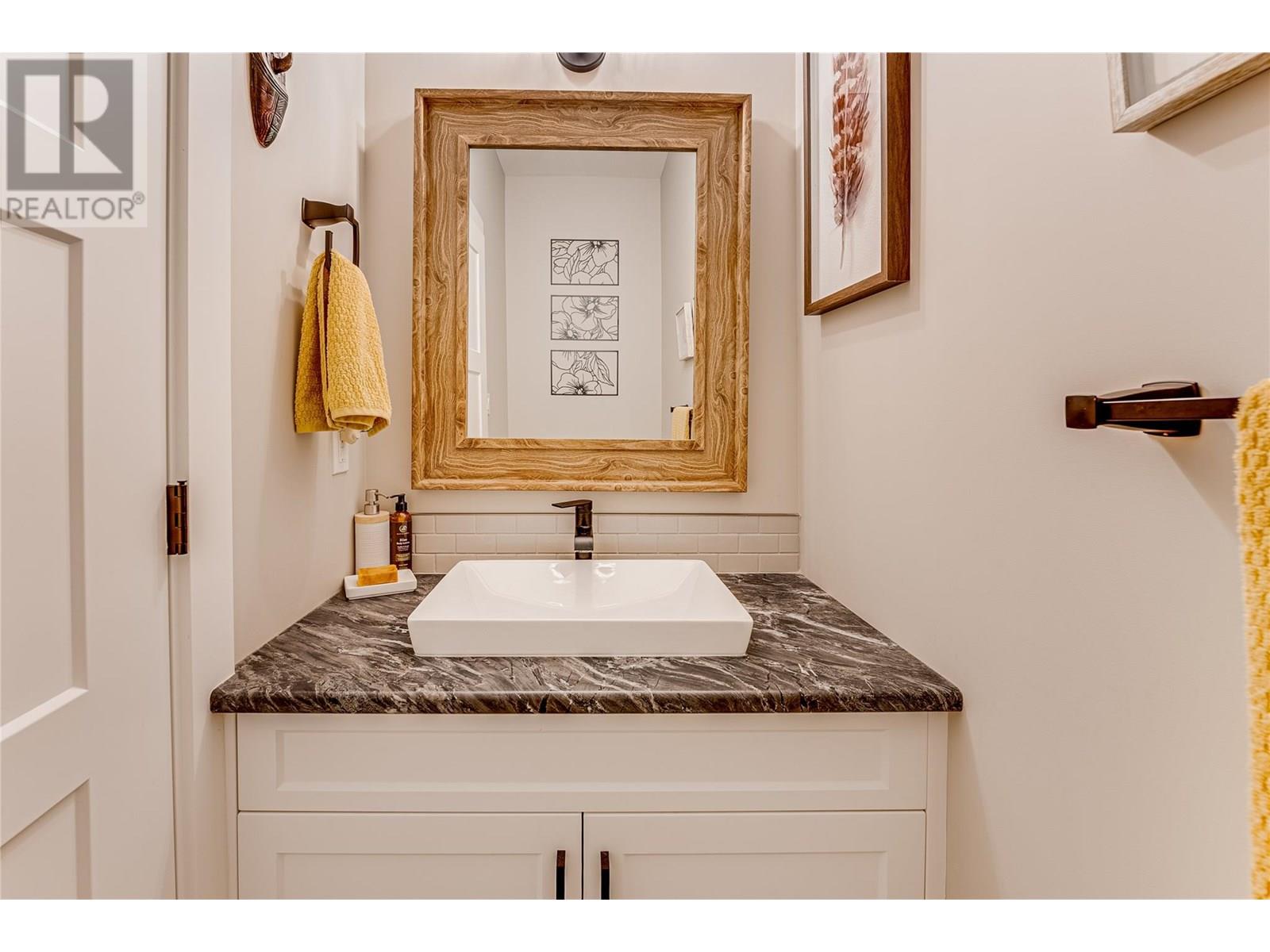 #1 2508 SHUSWAP AVENUE - Image 15